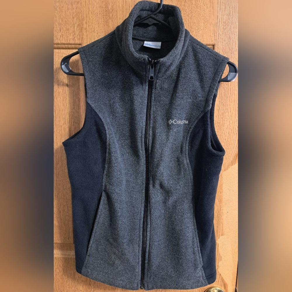 Columbia Charcoal and Black Fleece Vest